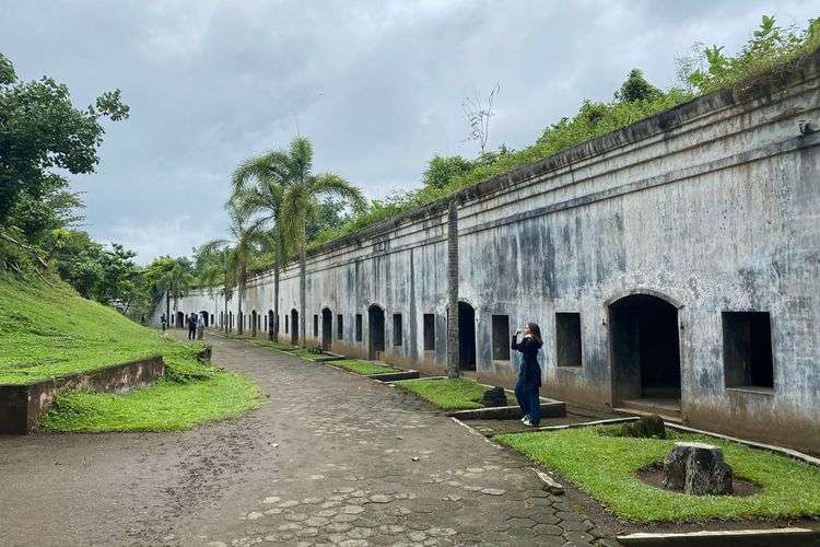 Destinasi Wisata Cilacap Terbaik yang Wajib Dikunjungi shuttle cilacap