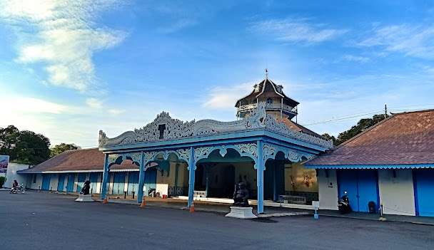 Solo ke Semarang Anti Ribet? Gaskeun Naik Joglosemar Shuttle! Intip Semua Hidden Gems dan Oleh-Oleh Wajib Bawa Pulang! travel semarang solo