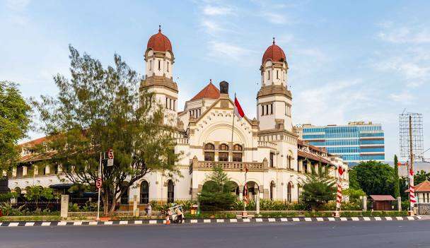 Solo ke Semarang Anti Ribet? Gaskeun Naik Joglosemar Shuttle! Intip Semua Hidden Gems dan Oleh-Oleh Wajib Bawa Pulang! solo ke semarang