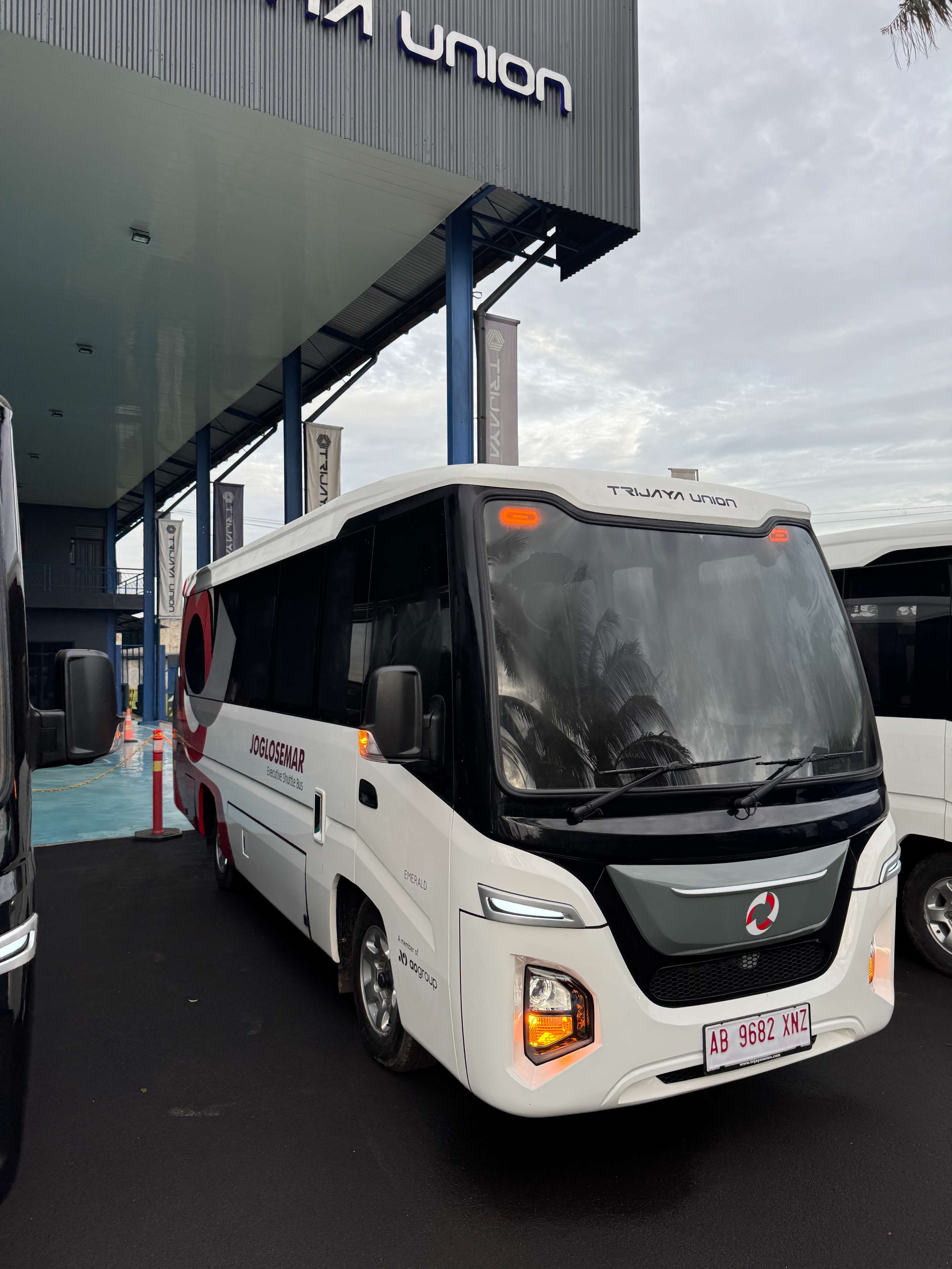 Solo ke Semarang Anti Ribet? Gaskeun Naik Joglosemar Shuttle! Intip Semua Hidden Gems dan Oleh-Oleh Wajib Bawa Pulang! Shuttle solo semarang